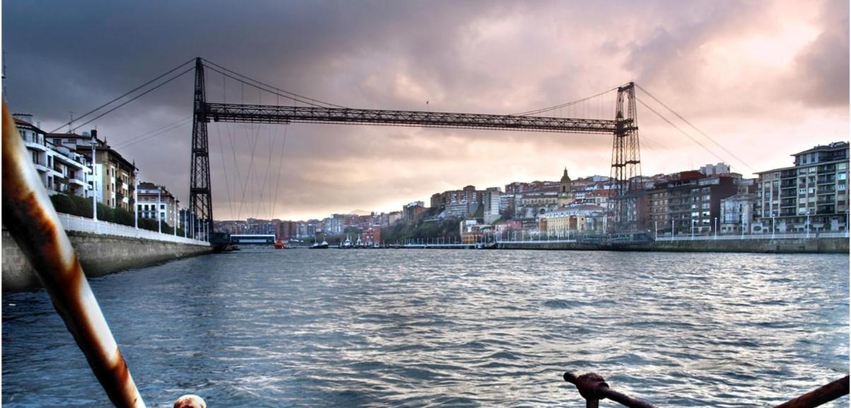 A 5 Minutos Andando Del Casco Viejo, Ayuntamiento, Plaza Circular Y Gran Via De Bilbao Y Proximo A Las 2 Lineas De Metro Luaran gambar