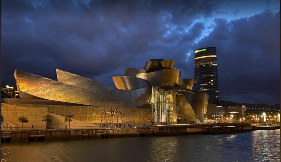 A 5 Minutos Andando Del Casco Viejo, Ayuntamiento, Plaza Circular Y Gran Via De Bilbao Y Proximo A Las 2 Lineas De Metro Luaran gambar