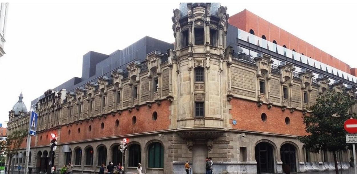 A 5 Minutos Andando Del Casco Viejo, Ayuntamiento, Plaza Circular Y Gran Via De Bilbao Y Proximo A Las 2 Lineas De Metro Luaran gambar