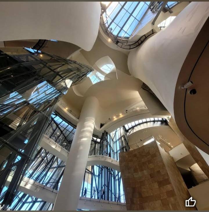 A 5 Minutos Andando Del Casco Viejo, Ayuntamiento, Plaza Circular Y Gran Via De Bilbao Y Proximo A Las 2 Lineas De Metro Luaran gambar